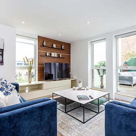 Chiswick Park 3 Bed 3 Bath West London - Parking Apartment Exterior foto